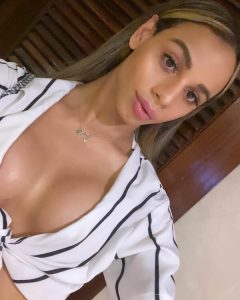 ts-escort-bruna-model-11inches-sexy-lips-girly-cute-blonde-cleavage-boobs-sexy-hot-transbunnies
